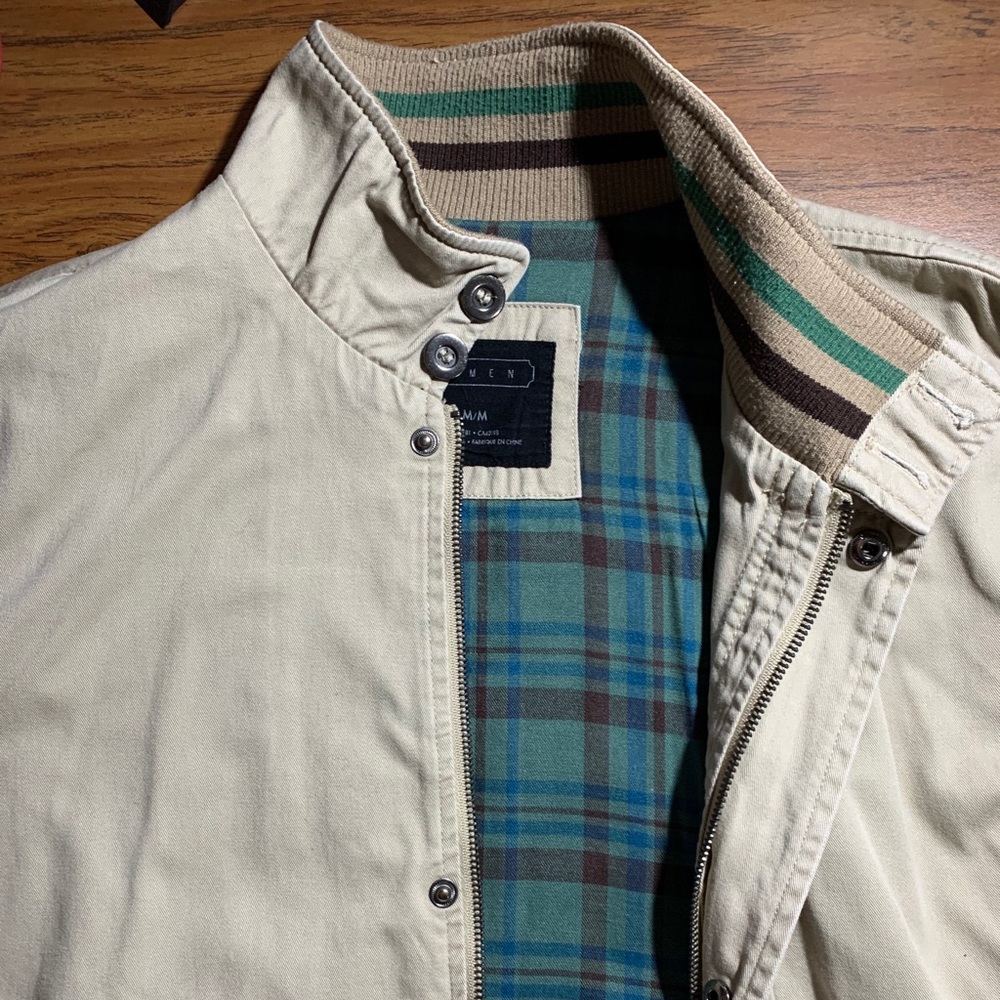 Forever 21 men’s Khaki color jacket. Size Medium.